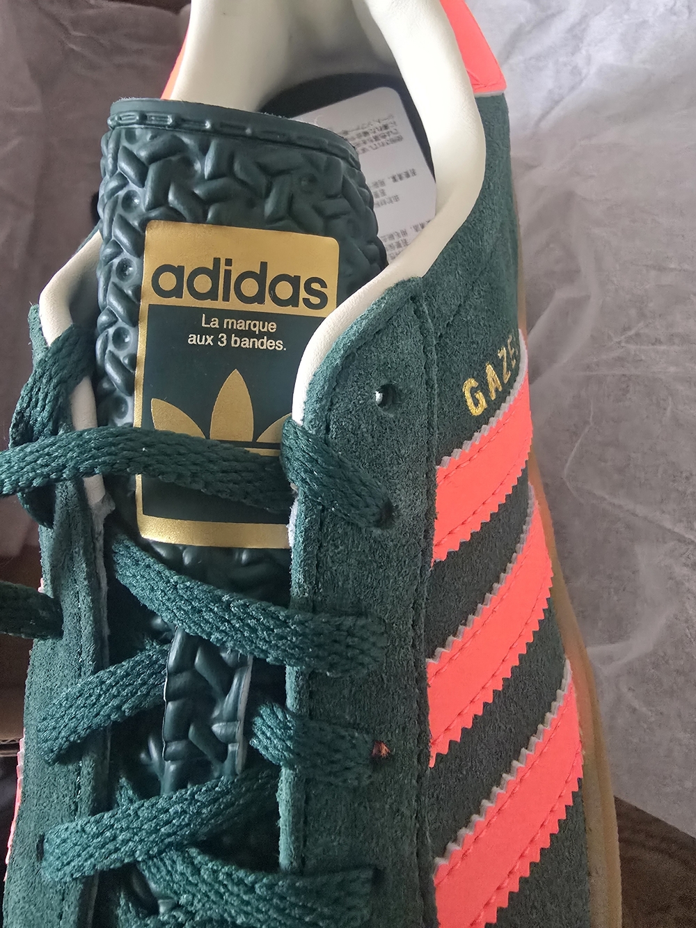 adidas Gazelle Platform Women’s Sneakers Size 7.5— Forest Green with Neon Coral - Picture 3 of 6
